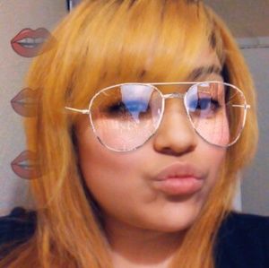 Meet your Posher, Alejandra